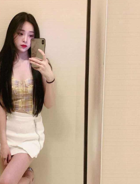 广州车模兼职小姐姐